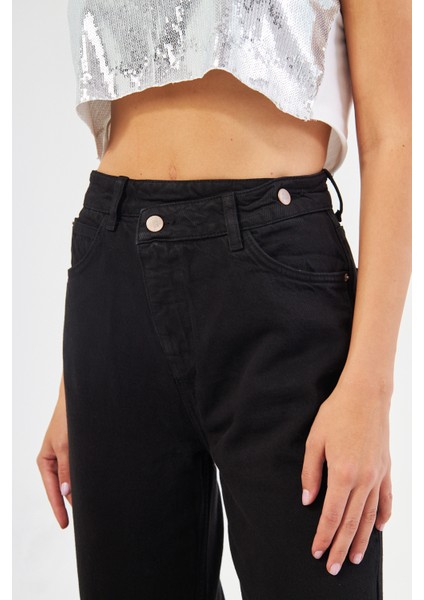 Siyah Yüksek Bel Kemer Detaylı Wide Leg Jeans indirimleri