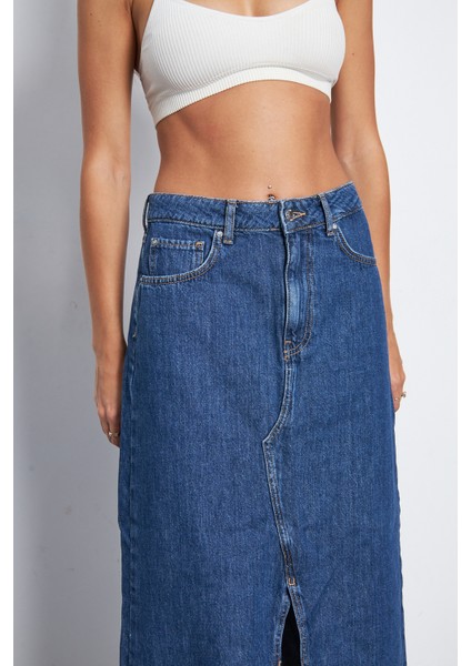 Mavi Önden Yırtmaçlı Midi Boy Denim Etek