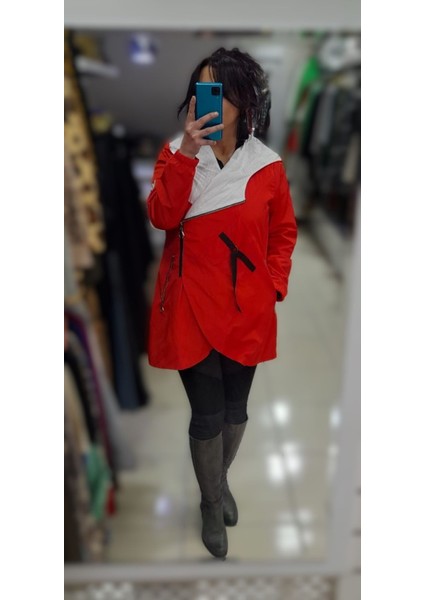 Kırmızı Içi Puantiyeastarlı Tarz Trenç