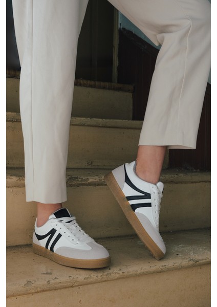 Kadın Sneaker Bağcıklı Düz Taban Spor Ayakkabı Tiyone Beyaz fiyatları