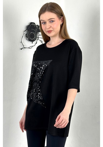 Yıldız Desenli Bisiklet Yaka T-Shirt