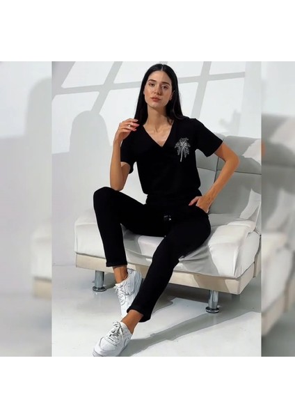 Siyah V Yaka Taş Detaylı Eşofman Takımı