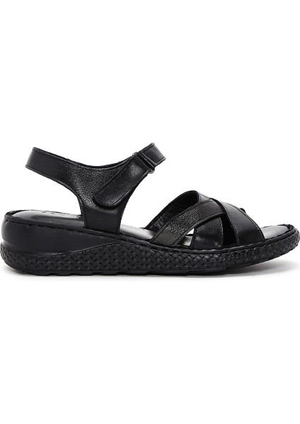 Kadın Siyah Bilekten Bantlı Deri Comfort Sandalet 25SFD320618