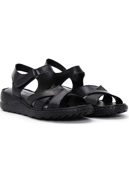 Kadın Siyah Bilekten Bantlı Deri Comfort Sandalet 25SFD320618
