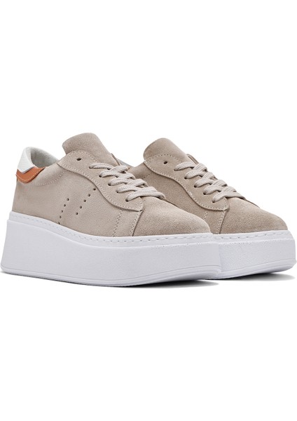 Kadın Bej Bağcıklı Kalın Tabanlı Süet Deri Sneaker 25SFD371510