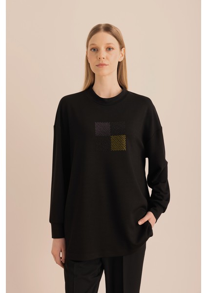 Taş Yapıştırma Detaylı Sweatshirt