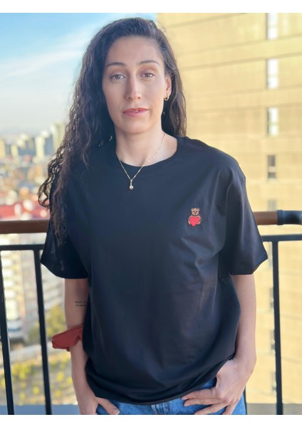 Minimal Nakış Ayıcıklı Oversize Tişört