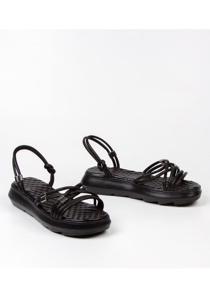 Siyah Çapraz Ince Şeritli Gümüş Detaylı Kolay Giyilebilir Kadın Yazlık Sandalet indirimleri