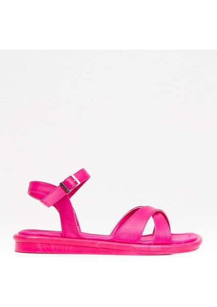 Fuşya Çarpaz Iki Şeritli Alçak Tabanlı Tokalı Kadın Yazlık Sandalet modelleri