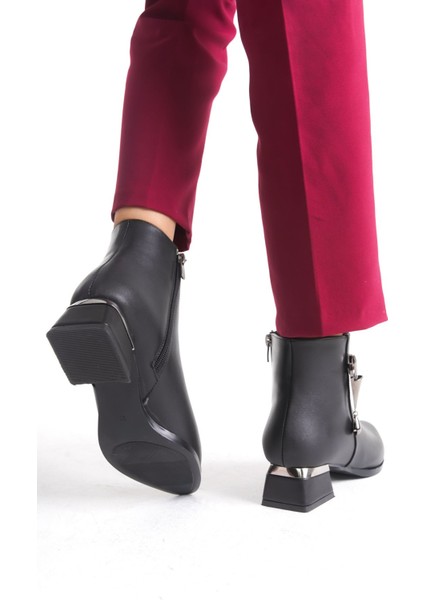 Kısa Topuklu Fermuarlı Metalli Taş Detaylı Kadın Bot Bootie fırsatları