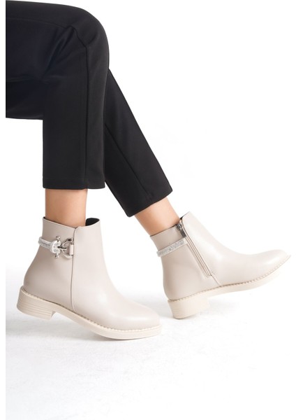 Alçak Taban Fermuarlı Şerit ve Toka Detaylı Kadın Bot Bootie