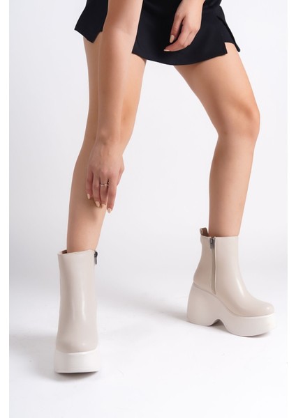 Krem Deri Görünümlü Cilt Yandan Fermuarlı Yüksek Dolgu Topuklu Mevsimlik Kadın Kısa Bot Bootie