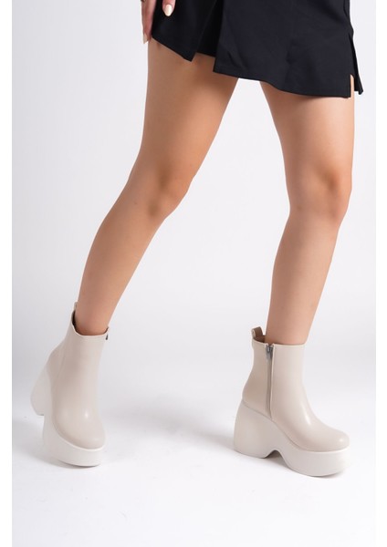 Krem Deri Görünümlü Cilt Yandan Fermuarlı Yüksek Dolgu Topuklu Mevsimlik Kadın Kısa Bot Bootie modelleri