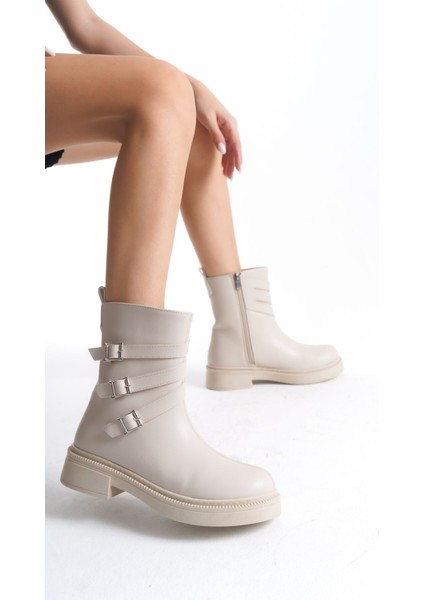 Yandan Üç Toka Detaylı Fermuarlı Alçak Taban Kadın Bot