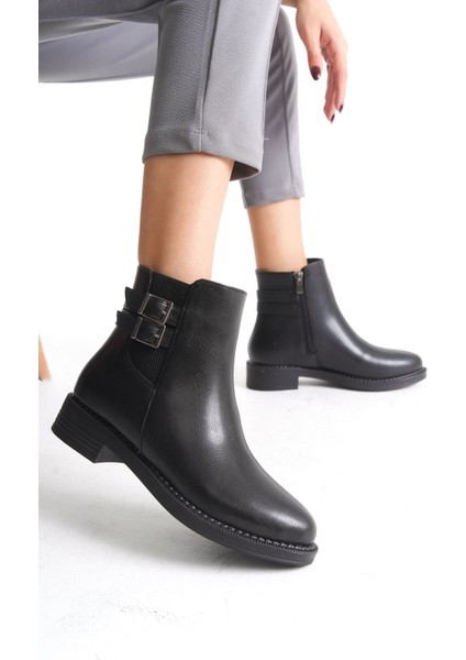Alçak Taban Yandan Lastik ve Fermuarlı Çift Toka Detaylı Kadın Bot Bootie
