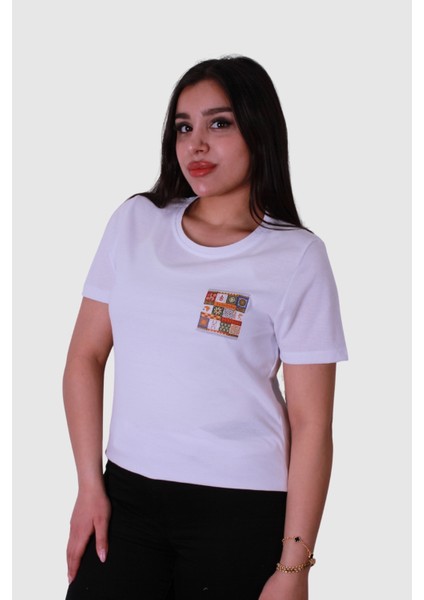 Etnik Desen Beyaz Kadın T-Shirt fiyatları