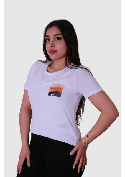 Gün Batımı Baskı Beyaz Kadın T-Shirt Model 5