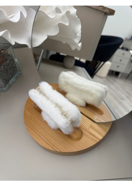 Beyaz Rengi Peluş Mandallı Toka