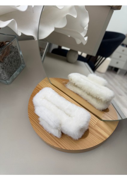Beyaz Rengi Peluş Mandallı Toka