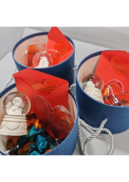 Zarif Tasarım, Unutulmaz Anlar - Romantik Hediye Kutusu - Melekli, Kalpli, Gül Yapraklı fırsatları