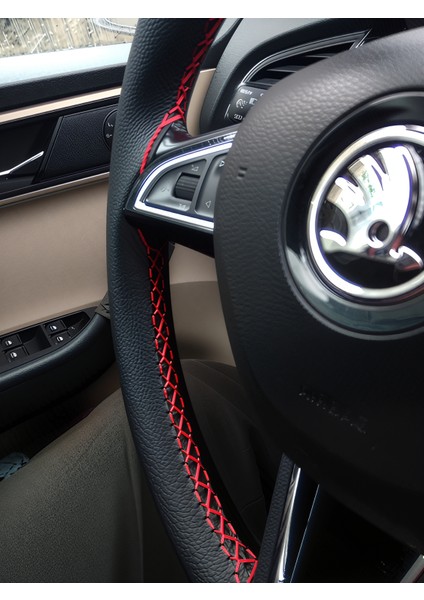 Dikişli Direksiyon Kılıfı Siyah Deri Kırmızı Dikişli Skoda Fotoğraftaki Direksiyona Uygundur fiyatları