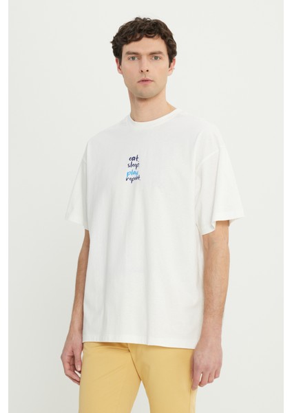 %100 Pamuk Oversize Fit Rahat Kesim Bisiklet Yaka Baskılı Tişört