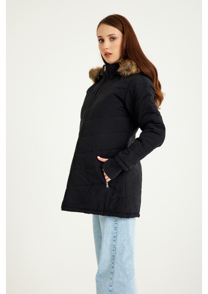 Kışlık Eldivenli Kapüşonlu Kürklü Kadın Şişme Mont modelleri