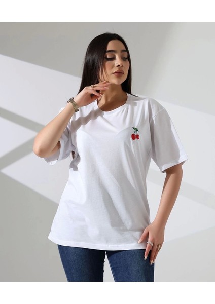 Kiraz Işlemeli Tişört
