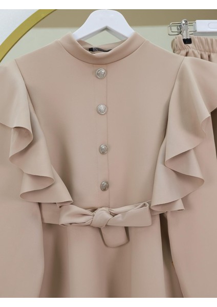 Düğme Detaylı Dik Yaka Omuzu Fırfırlı Scuba Takım fiyatları