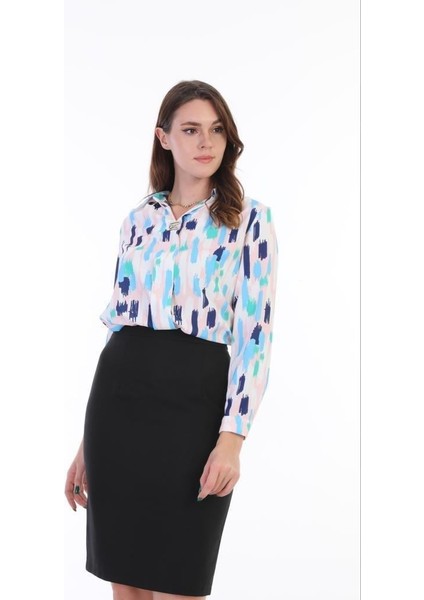 Batik Desenli Önü Taş Detaylı Şık Saten Gömlek