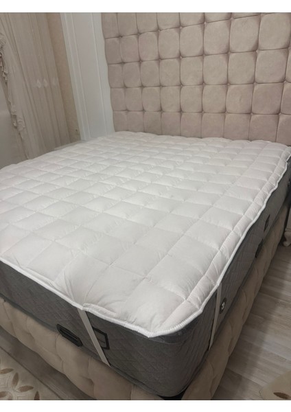 %100 Doğal Merinos Kuzu Yününden Dört Köşesi Lastikli Yatak Koruyucu Yün Yatak Pedi