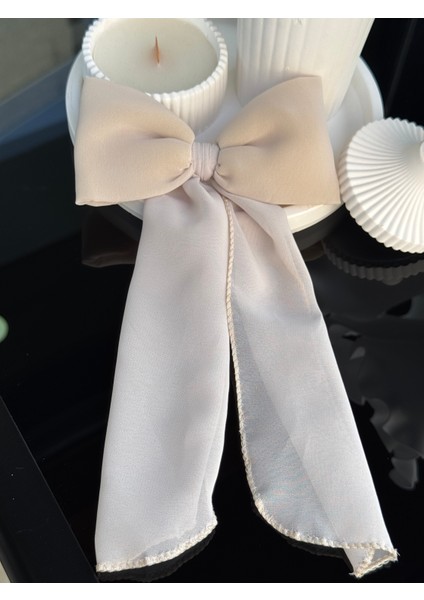 Krem Rengi Fiyonk Kurdele Klipsli Toka