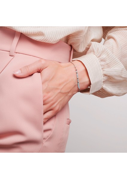 Parlatılmış Paslanmaz Çelik ve Cam Boncuklu Narin Manyetik Bileklik fiyatları