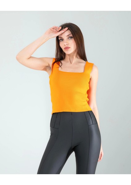 Turuncu Kare Yaka Kalın Askı Triko Crop Bluz