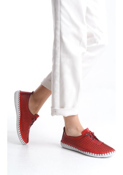 Kadın Deri Ortopedik Günlük Ayakkabı Delikli Yuvarlak Burun Düz Taban Mevsimlik Ayakkabı fiyatları