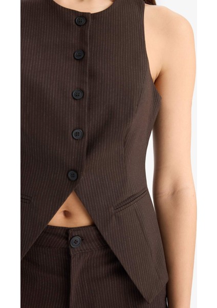 Afra x DeFacto Fitted Bisiklet Yaka Düğmeli Kolsuz Triko Hırka E4661AX25SP indirimleri