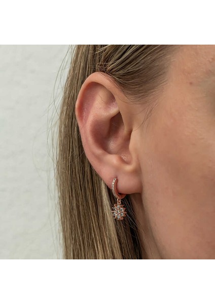 Gümüş Rose Sallantılı Güneş Kadın Küpe fırsatları