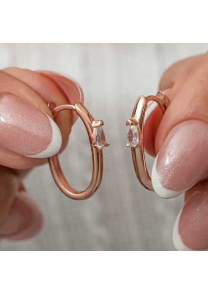 Gümüş Oval Damla Taşlı Kadın Küpe