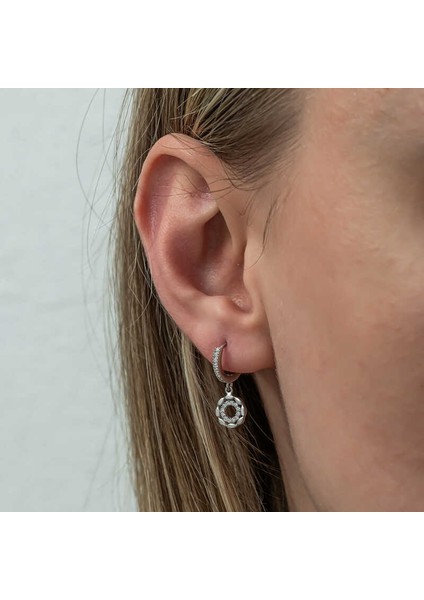 Gümüş Sallantılı Halka Kadın Küpe fırsatları