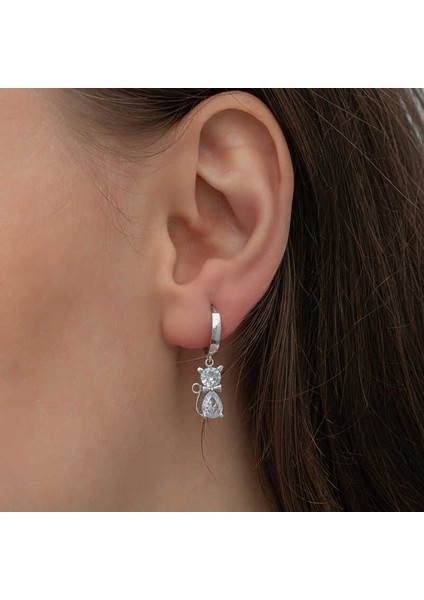 Gümüş Sallantılı Kedi Kadın Küpe modelleri