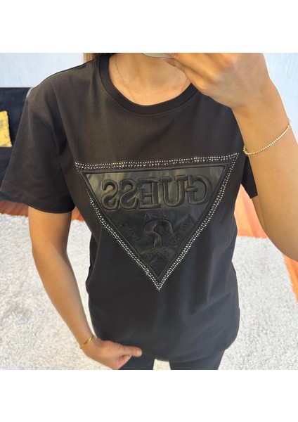 Marka Muadil Üçgen Taşlı T-Shirt Siyah