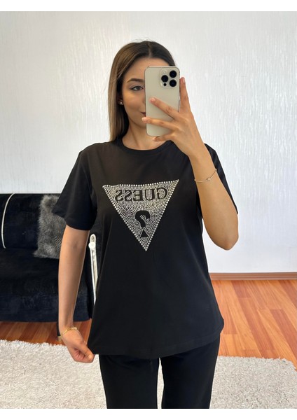 Marka Muadil Üçgen Taş Baskı T-Shirt Siyah