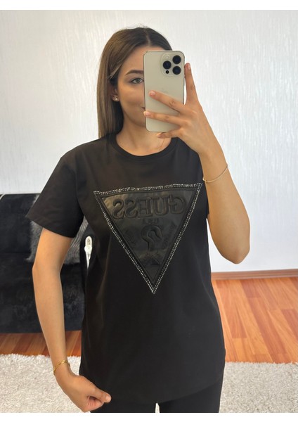 Marka Muadil Üçgen Taşlı T-Shirt Siyah fiyatları