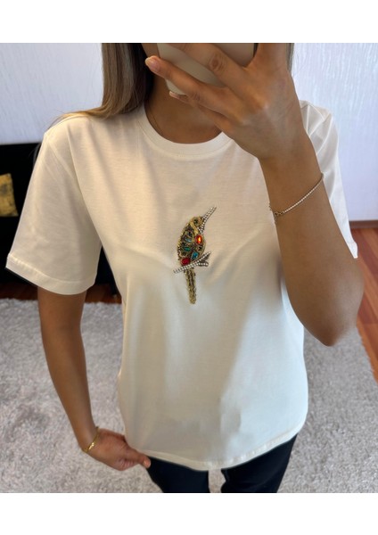 Marka Muadil Dal Kuş Iri Taşlı T-Shirt Kırık Beyaz
