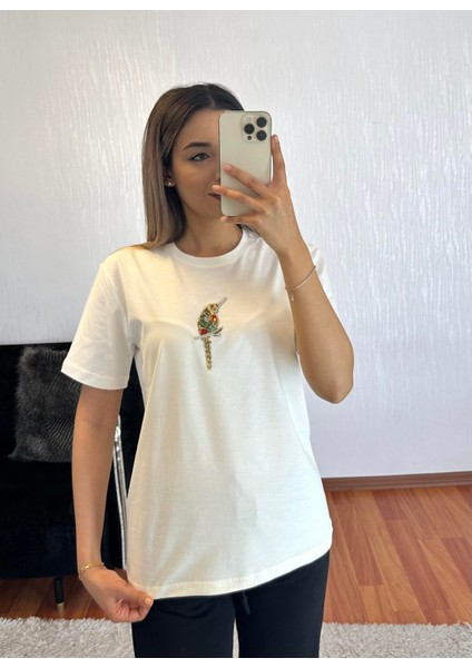 Marka Muadil Dal Kuş Iri Taşlı T-Shirt Kırık Beyaz