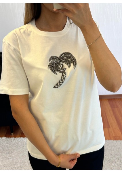 Marka Muadil Palmiye Taşlı T-Shirt Kırık Beyaz