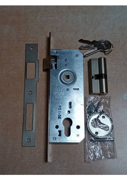 Kale 152-R Silindirli-Barelli-Dışkapı Kilidi