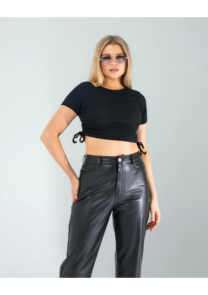 Siyah Yandan Büzgülü Crop