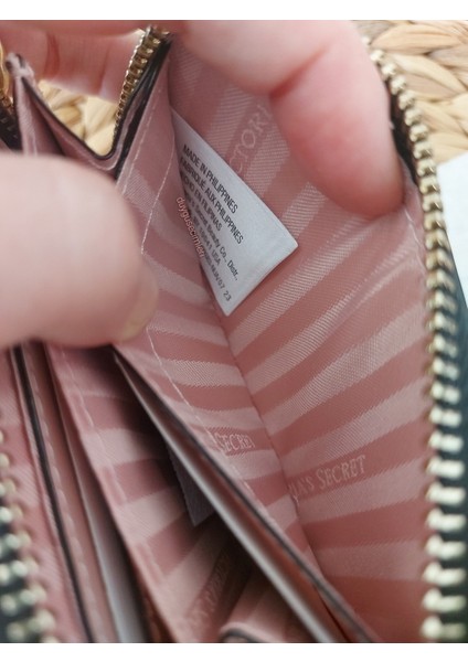 Small Wallet With Zip