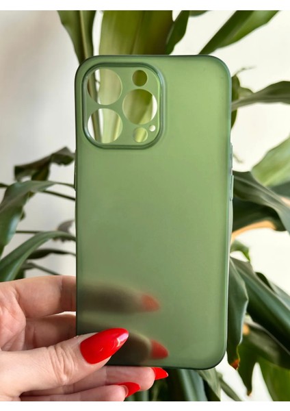 iPhone 13 Pro Ultra İnce Mat Yeşil Silikon Kılıf modelleri
